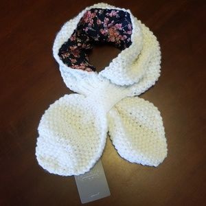 Anthropologie - - knit ivory scarf
